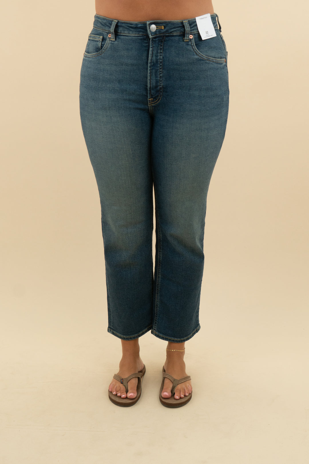 fabletics medium wash high rise straight jeans nwt (32: retail $149.95)