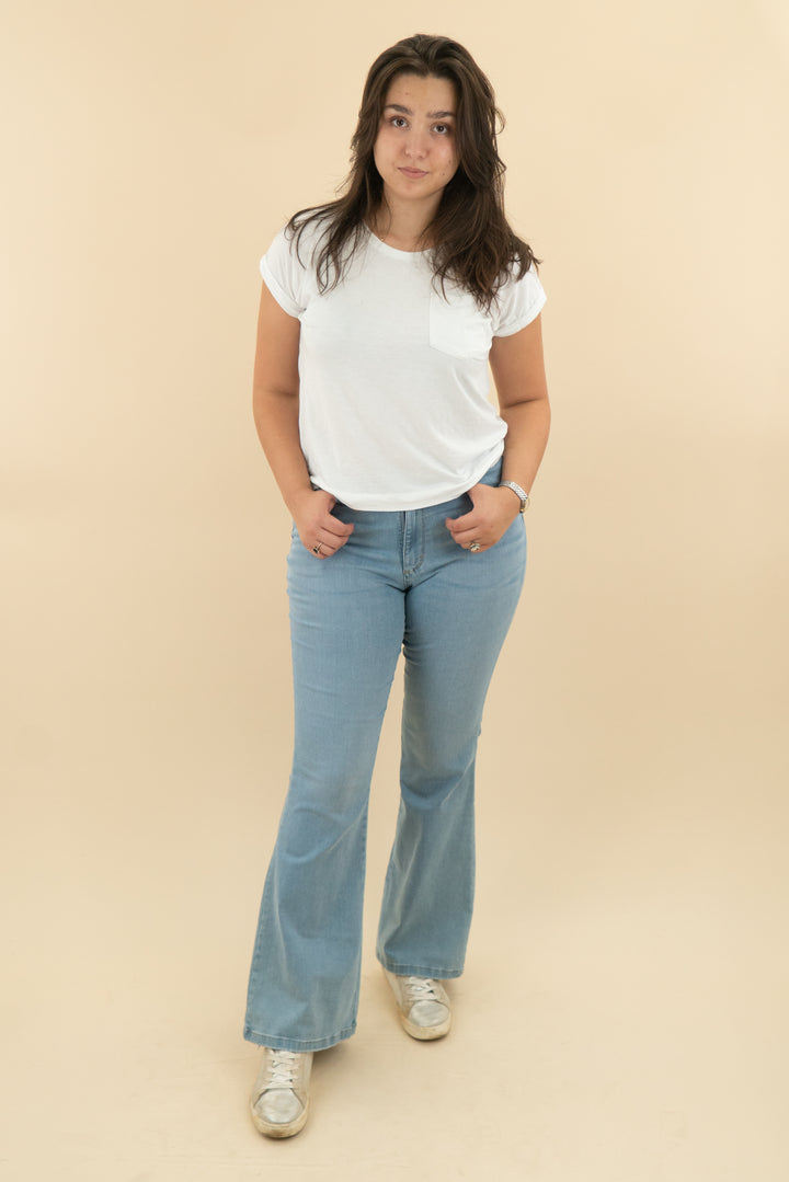 wrangler bespoke light wash denim flare jean nwt (32; retail $70)