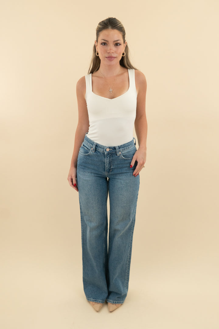 we the free baggy mid rise straight leg jean (xs; retail $98)