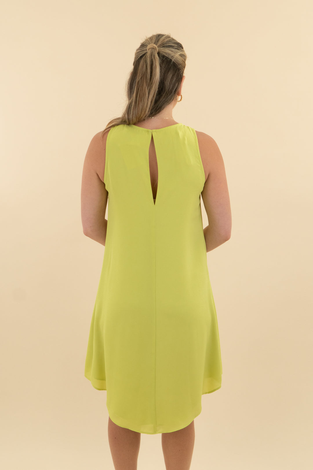 julia jordan neon green mini dress (2; retail $98)