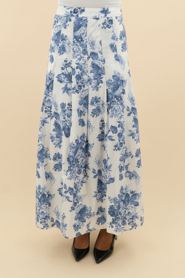 177. Abercrombie & Fitch Blue and White Floral Maxi Skirt nwt (s; retail $80)
