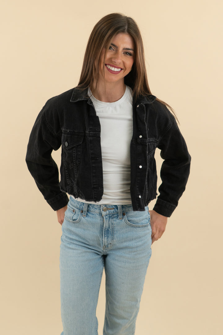 ivy & main black cropped denim jacket (s)