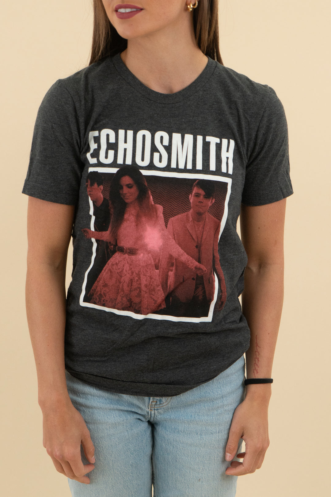 echosmith grey 2018 band graphic t-shirt (xs)