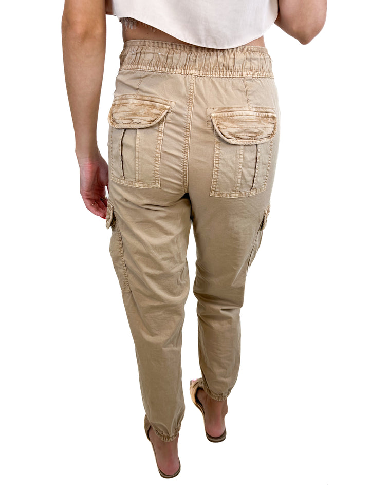American Eagle Snappy Stretch Baggy Cargo Jogger NWT (0; retail $59.95)