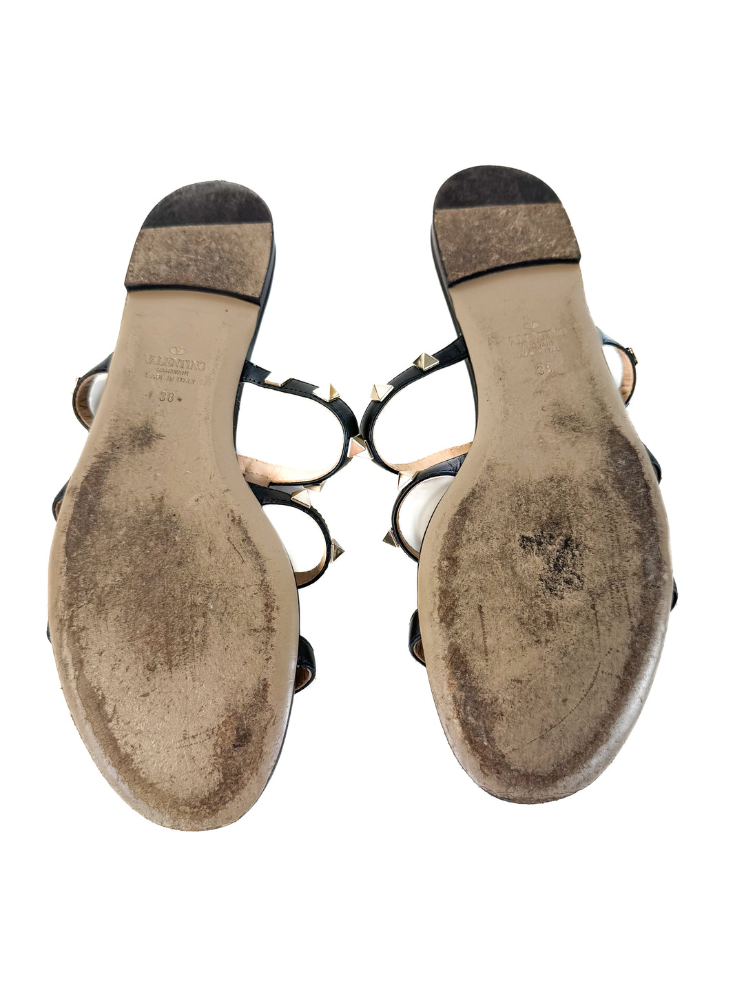 Valentino Garavani Rockstud Flat Leather Sandals (38/ US7.5-8; retail $614)