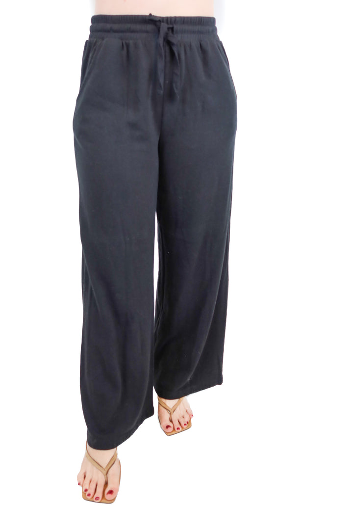 Colsie black wide sweatpants (M)