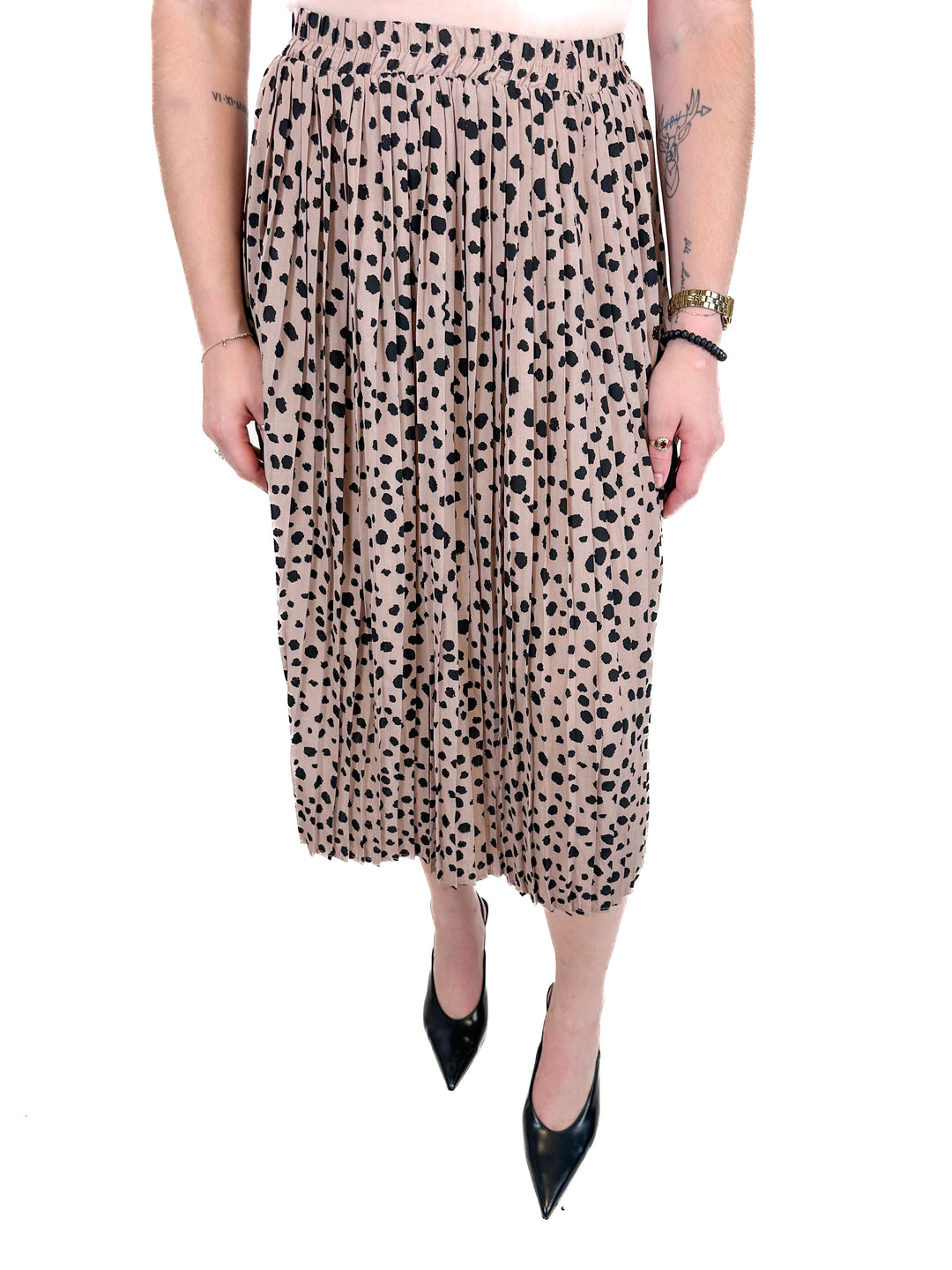 Easel Taupe and Black Spotted Pleated (S)