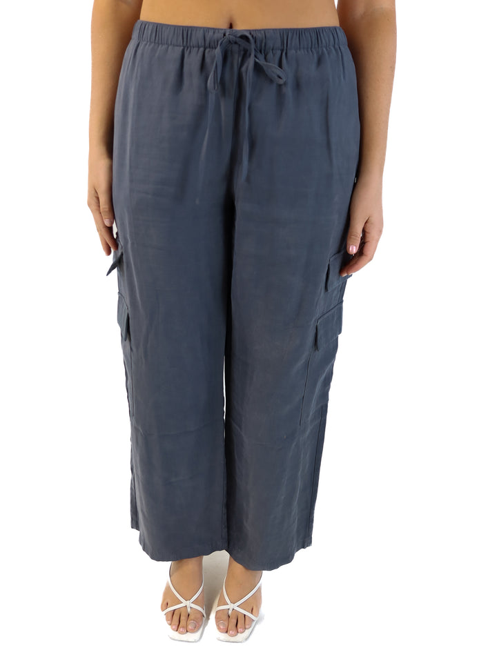 Abercrombie & fitch stone wide leg cargo pants (M; retail $80)