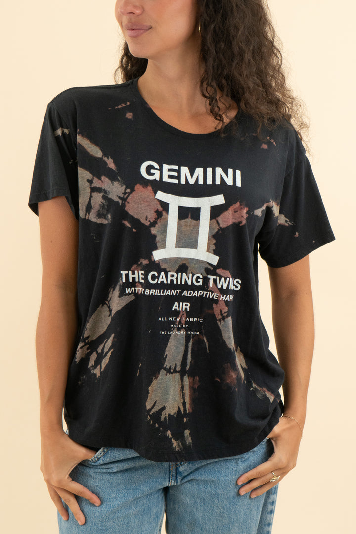 the laundry room black acid wash gemini graphic tee (m; retail $59)