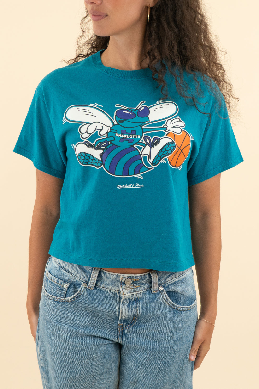AUCTION mitchell & ness teal charlotte hornets t-shirt (m)