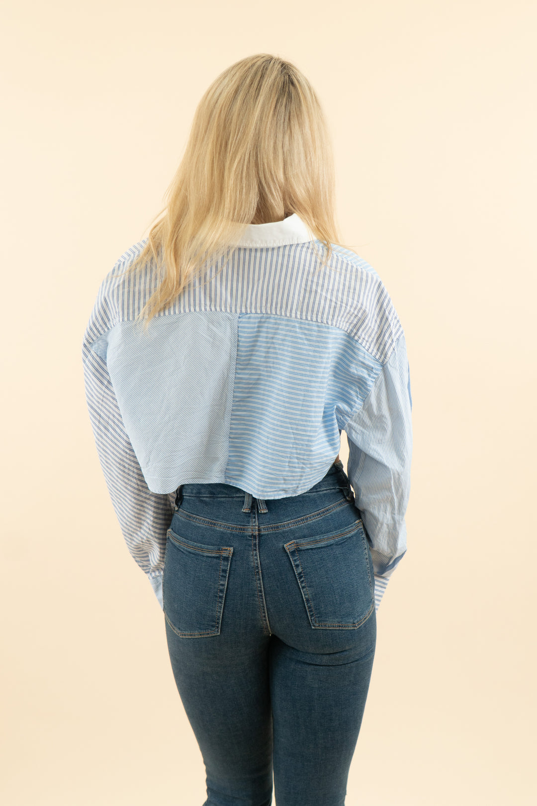 AUCTION zara white and blue pinstripe button down long sleeve crop top (s)