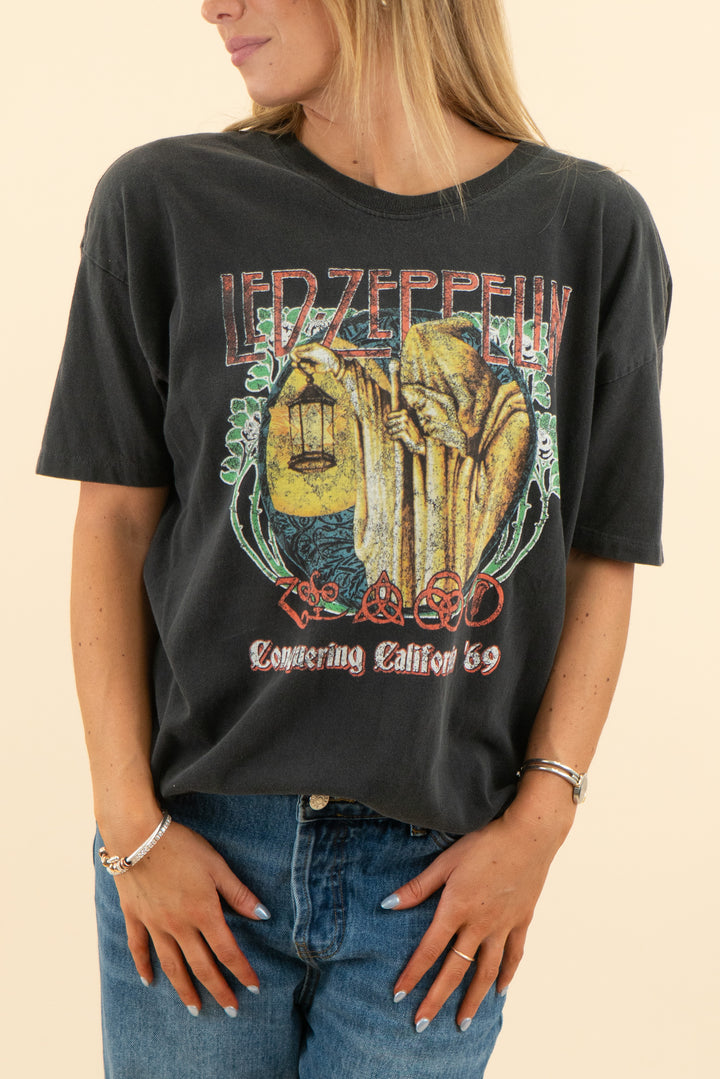 black led zeppelin graphic tee (l; retail $45)