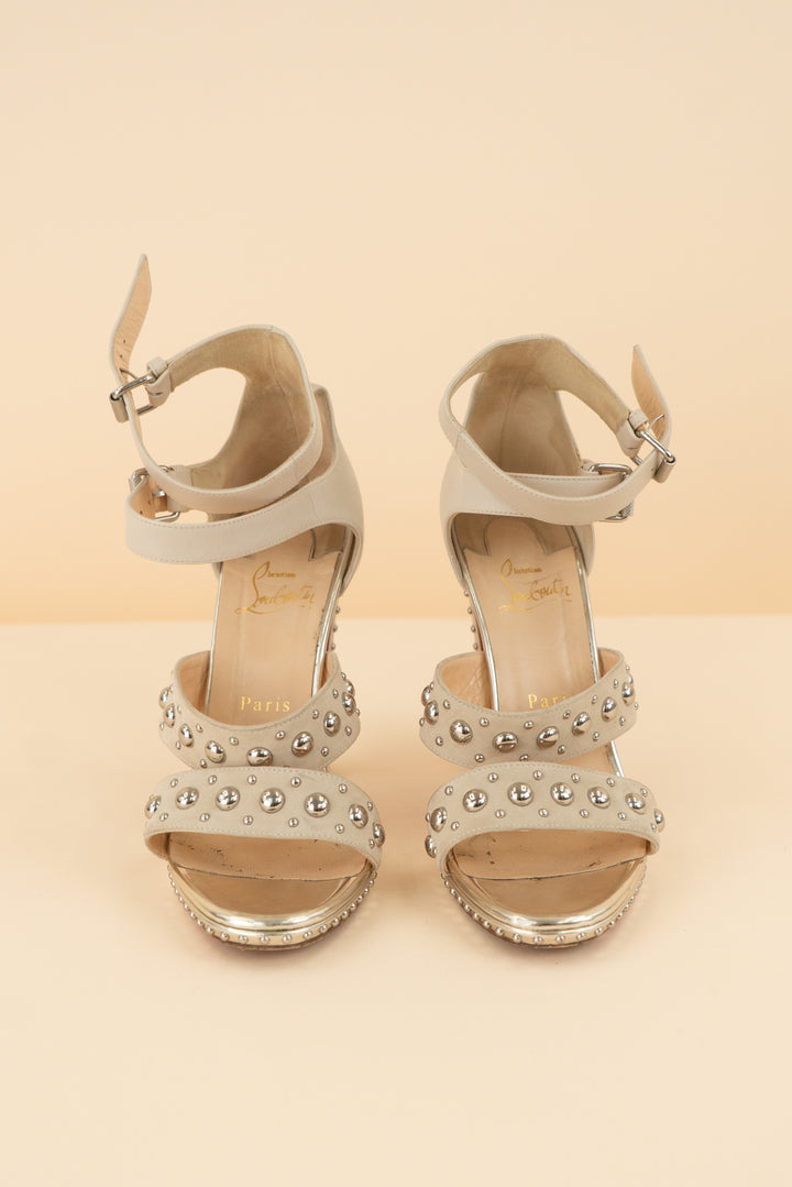AUCTION christian louboutin cream leather silver studded red bottom heels (38)