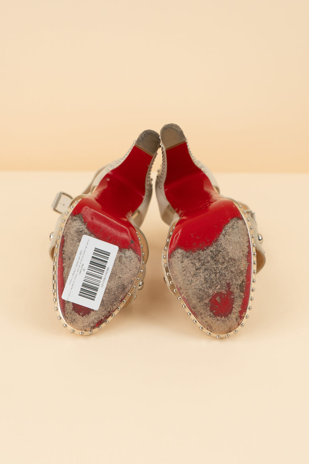 AUCTION christian louboutin cream leather silver studded red bottom heels (38)