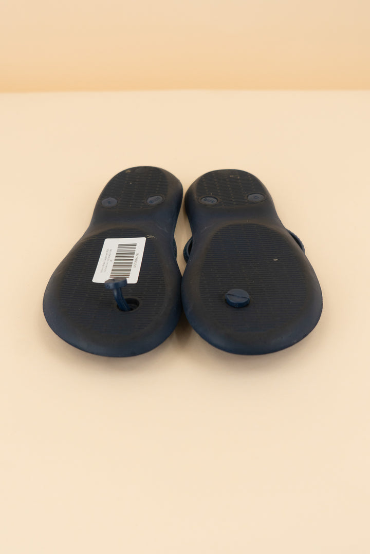 havianas navy flip flops (37-38; retail $34)