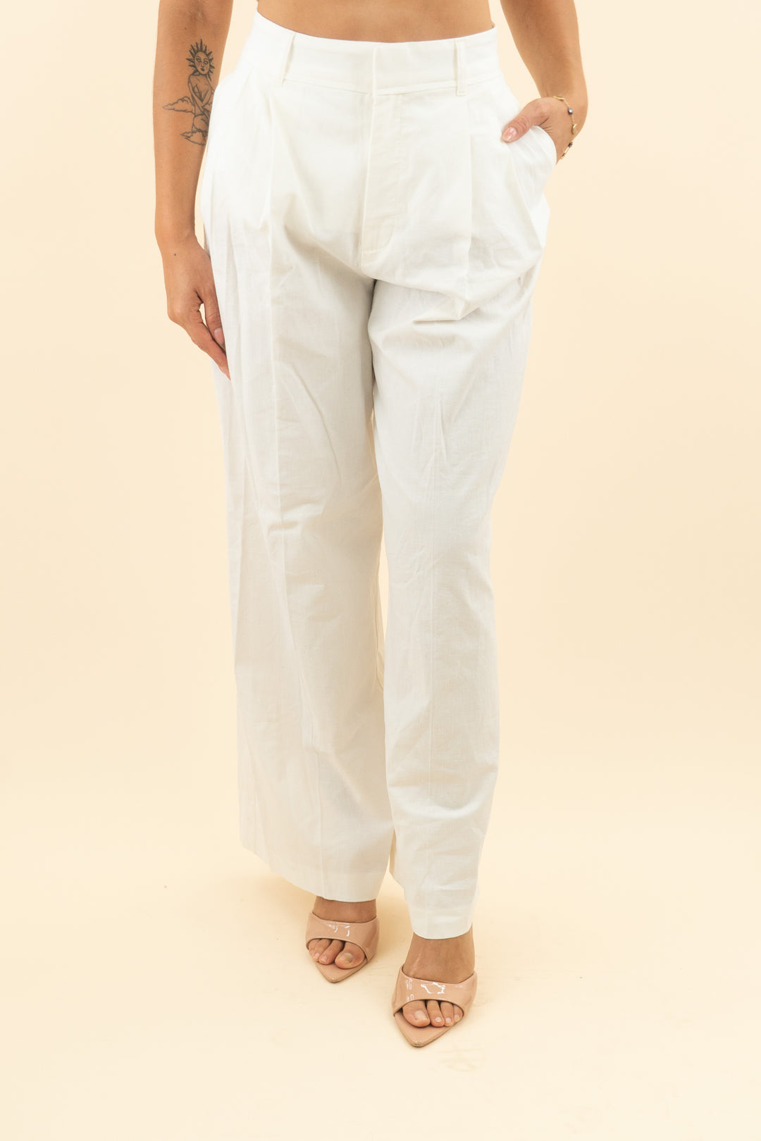 zara white pleated flare linen trouser (s; retail $79.90)