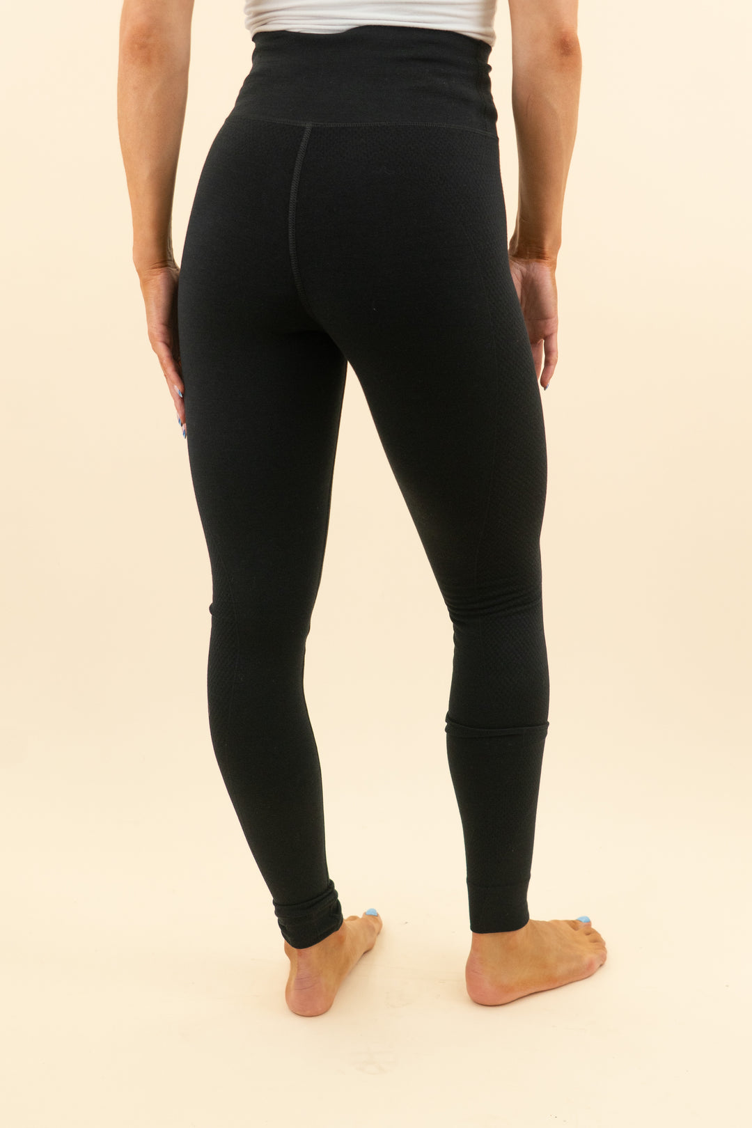 lululemon black textured leggings (6; retail $98)