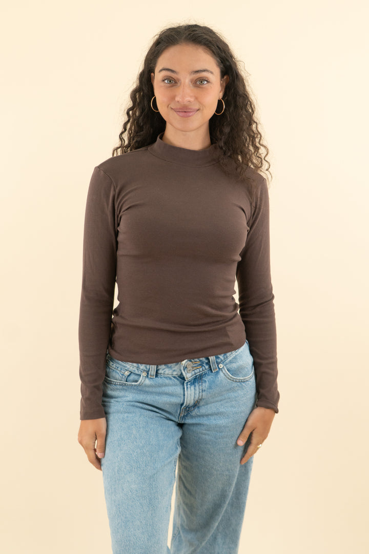 mangopop chocolate brown long sleeve turtleneck top (m; retail $25)