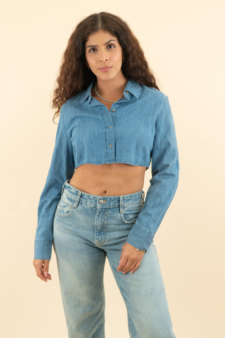 zara chambray cropped long sleeve button down top (m; retail $45.90)