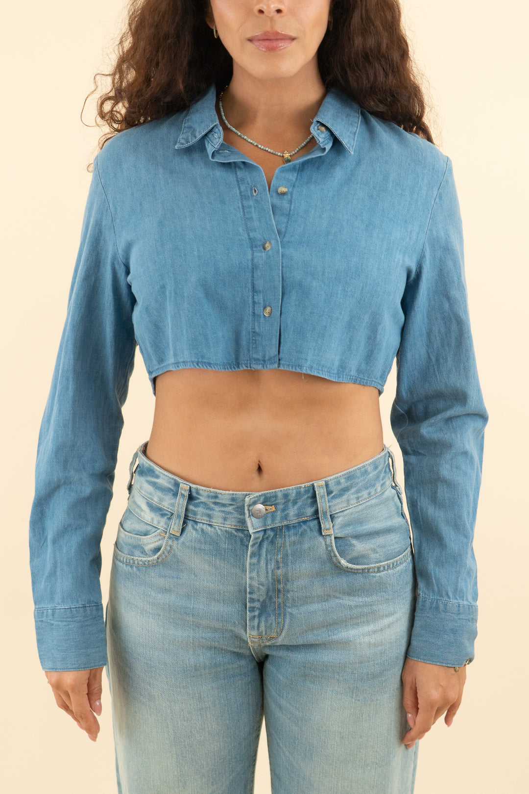 zara chambray cropped long sleeve button down top (m; retail $45.90)