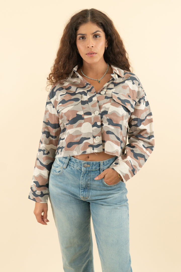 zarac camo linen button up cropped jacket (l; retail $59.90)