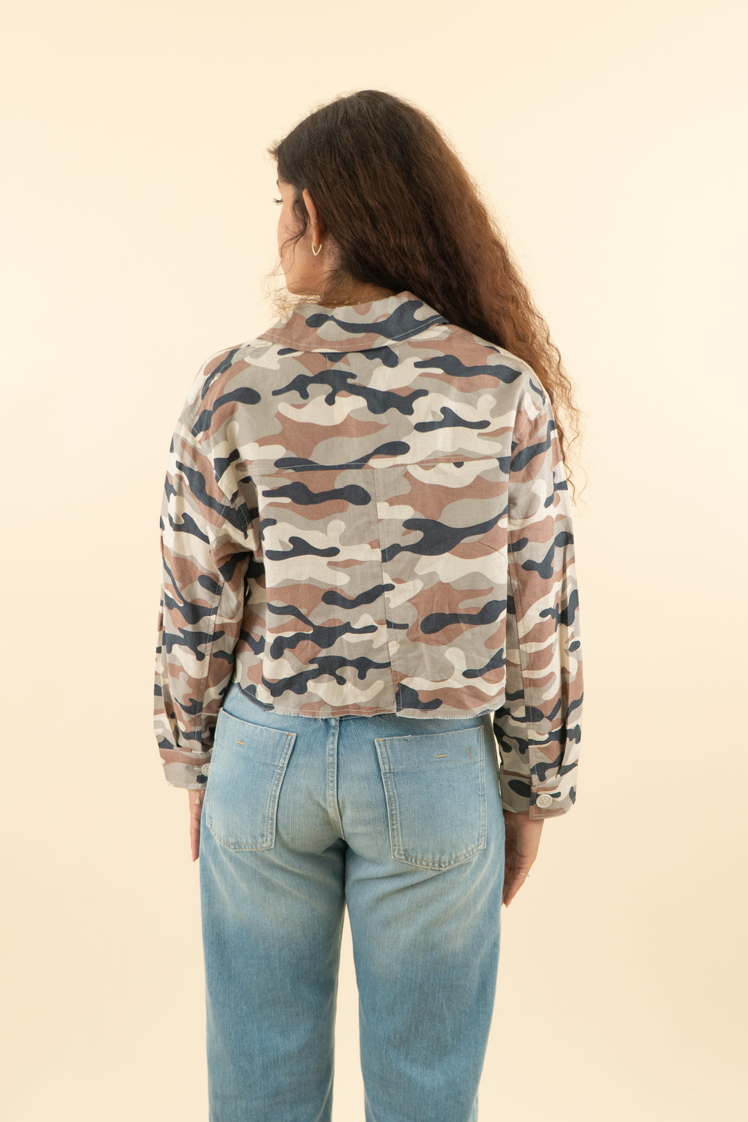 zarac camo linen button up cropped jacket (l; retail $59.90)