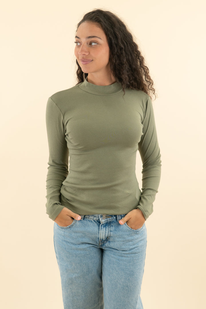 mangopop olive green long sleeve turtleneck top (m; retail $25)
