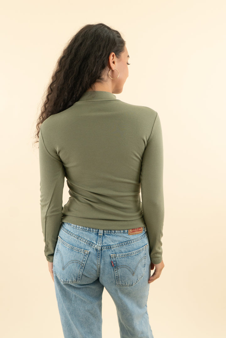 mangopop olive green long sleeve turtleneck top (m; retail $25)