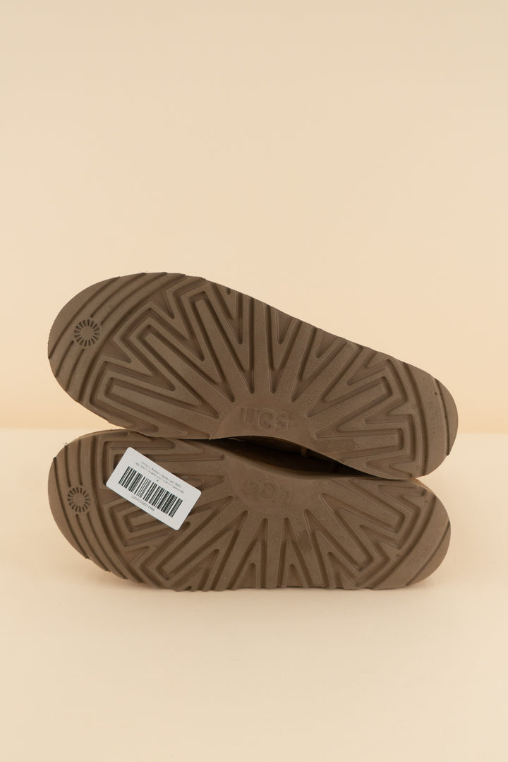 AUCTION ugg brown suede and inner fur boots (8)