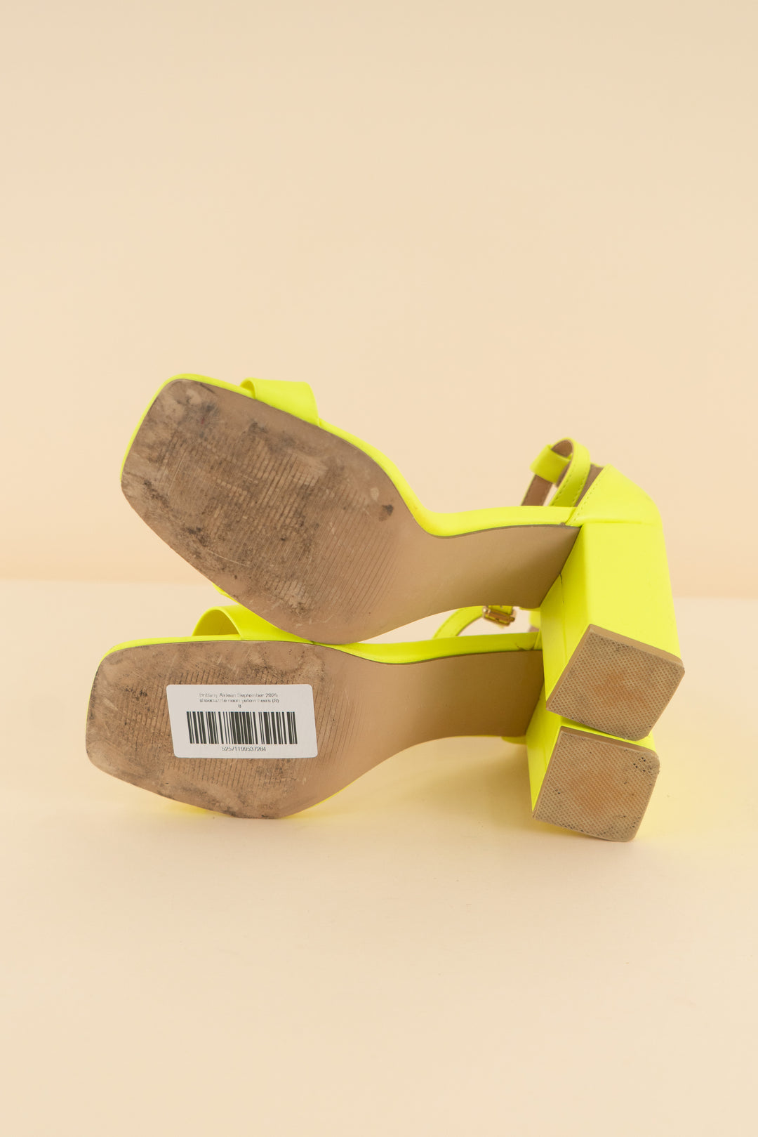 AUCTION shoedazzle neon yellow heels (8)