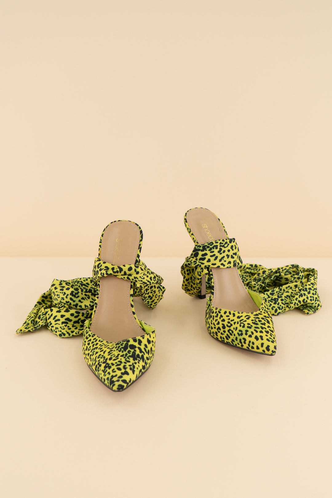 AUCTION shoedazzle neon green leopard tie up heels (8)