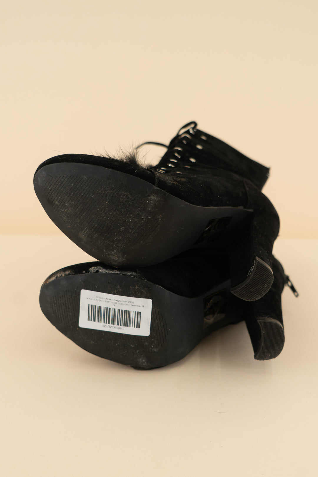 shoe republica black velvet lace up fur booties (8; retail $50)