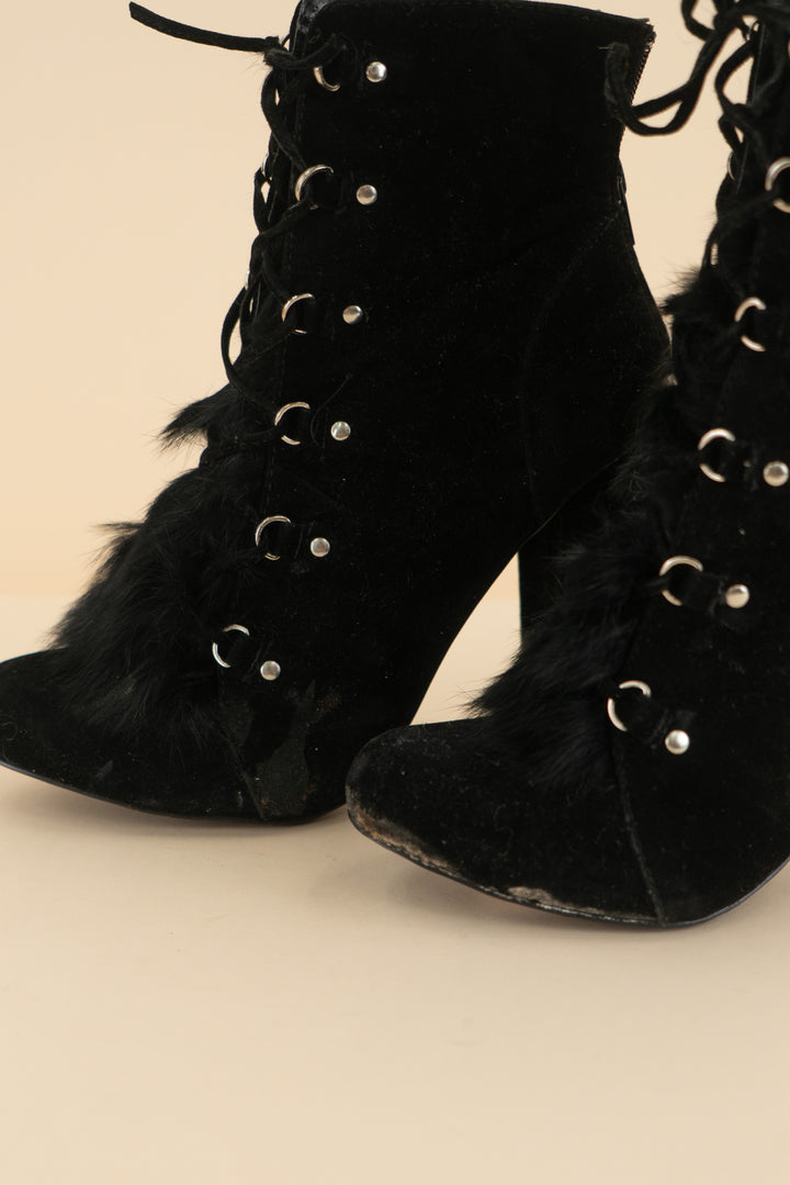 shoe republica black velvet lace up fur booties (8; retail $50)