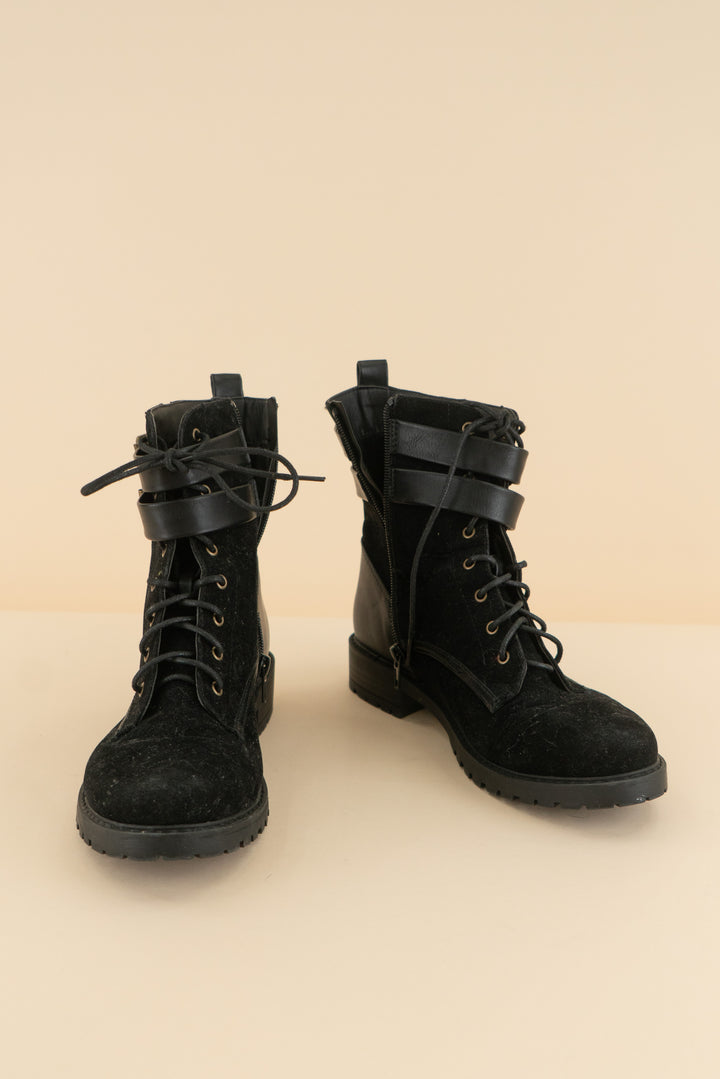 shoe dazzle black velvet lace up boots (8; retail $56.95)