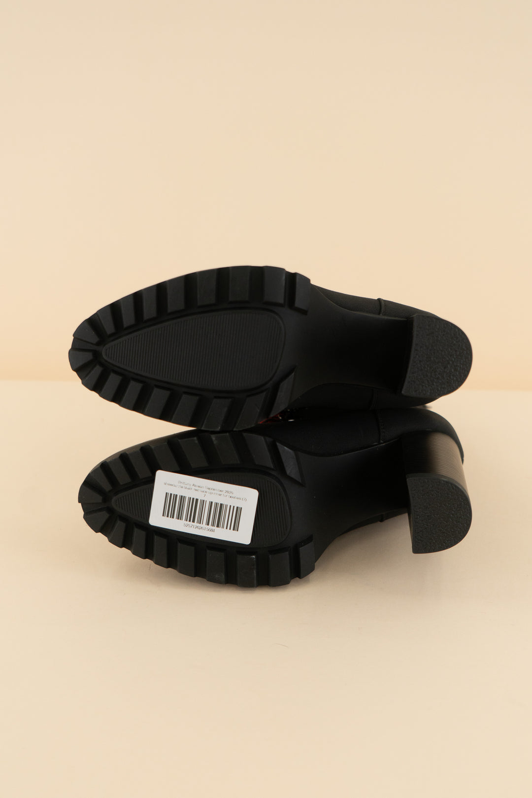 shoedazzle black red lace up inner fur booties (7; retail $59.95)