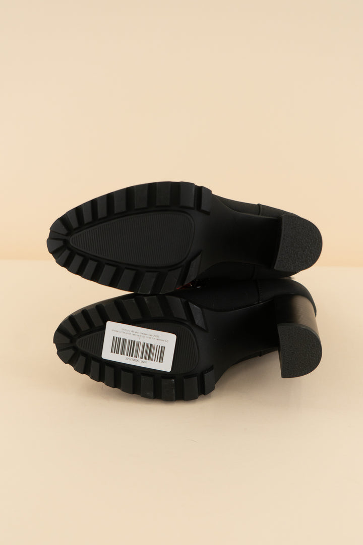 shoedazzle black red lace up inner fur booties (7; retail $59.95)