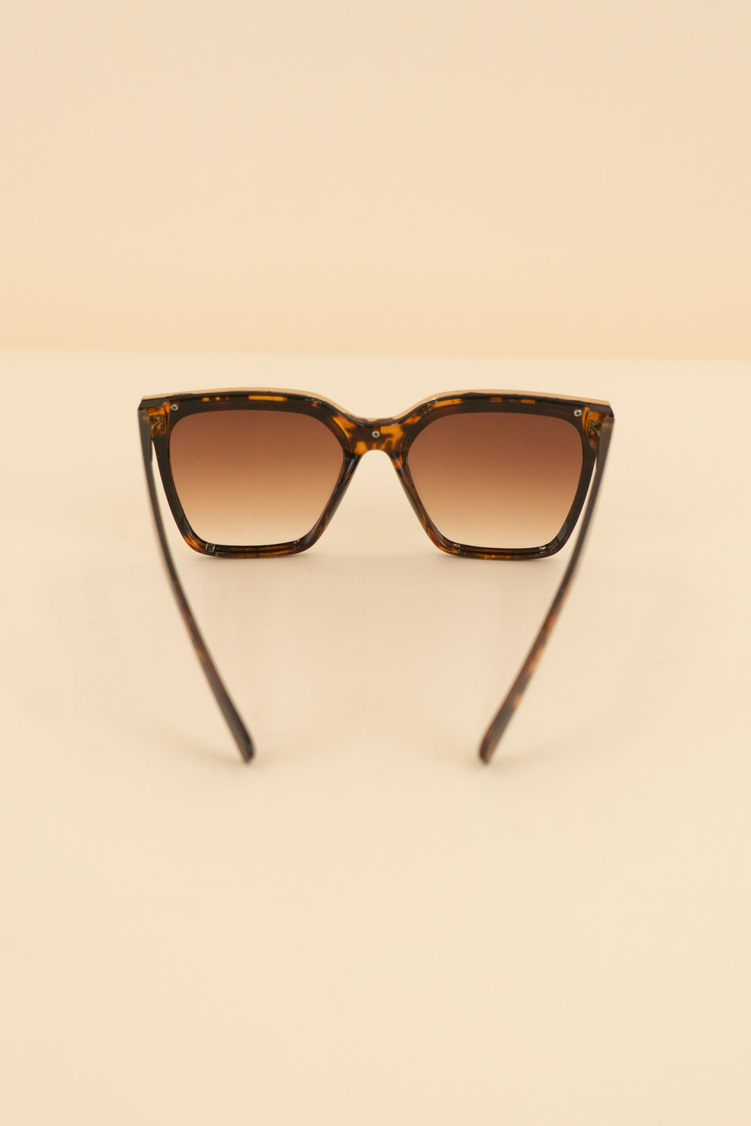 AUCTION tortoise square oversized sunglasses (os)