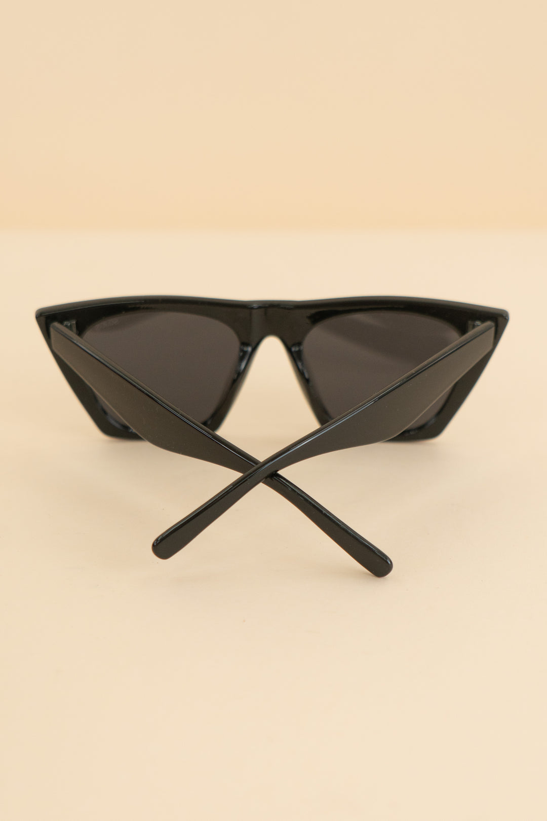 sojos black slick cat eye sunglasses (os)