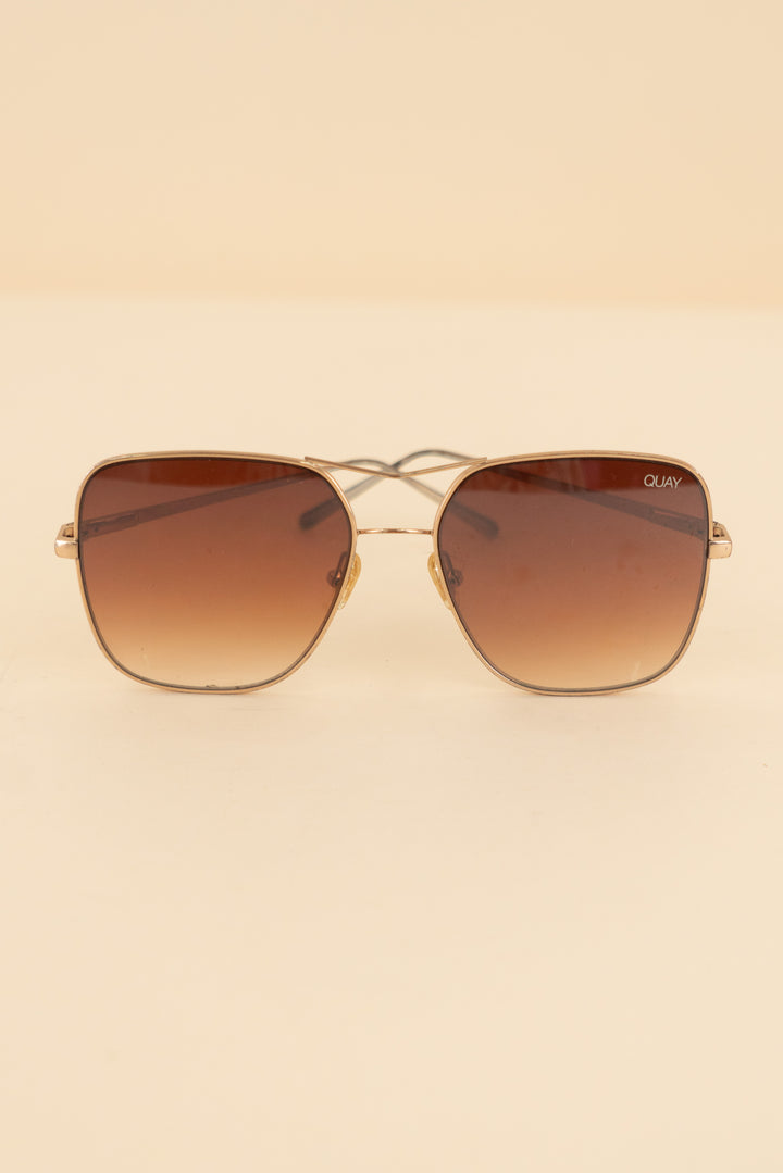 Auction quay gold brown lens oversized fashion sunglasses (os)
