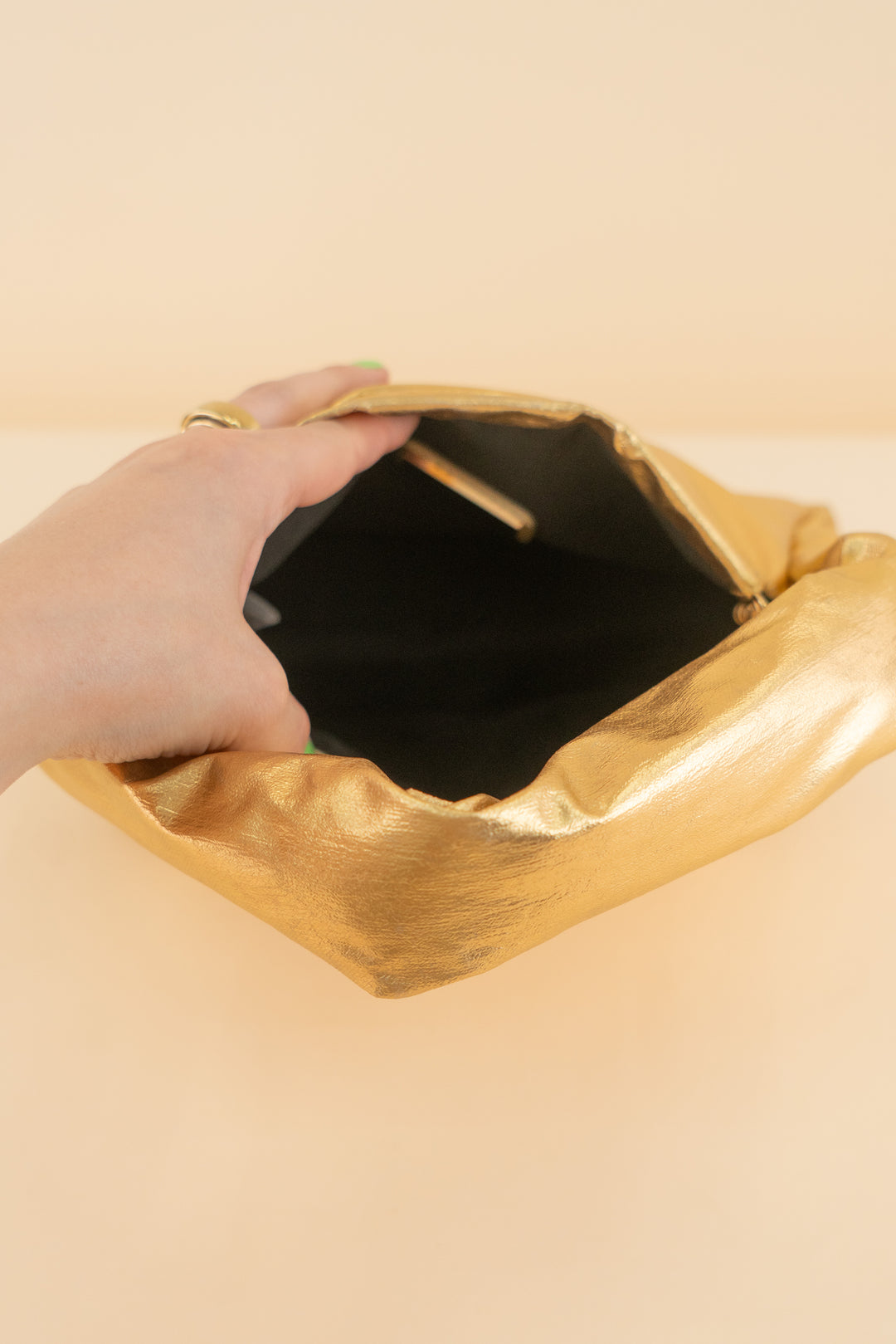 AUCTION urban expressions gold metallic handbag