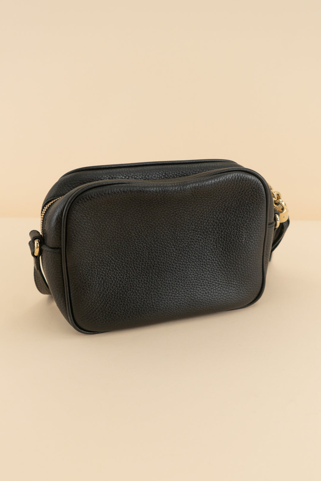 AUCTION gucci black leather soho disco bag (retail $1,950)