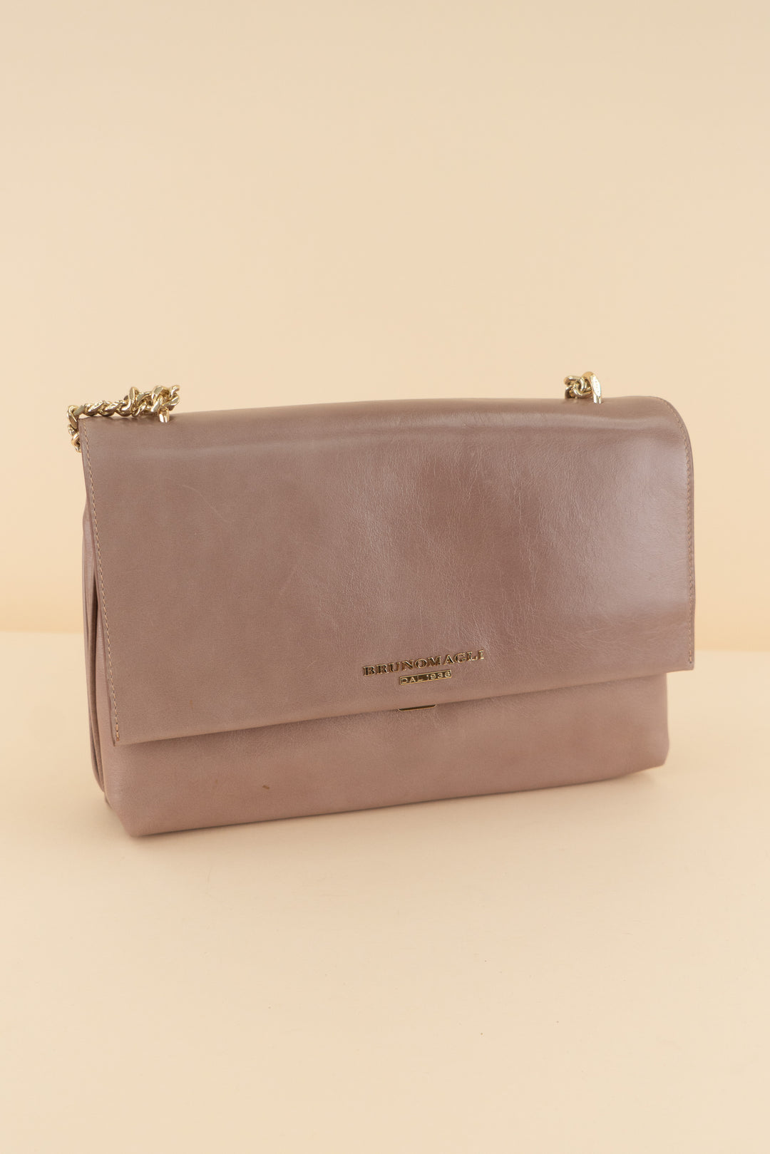 bruno magli mauve leather chain shoulder bag (retail $325)