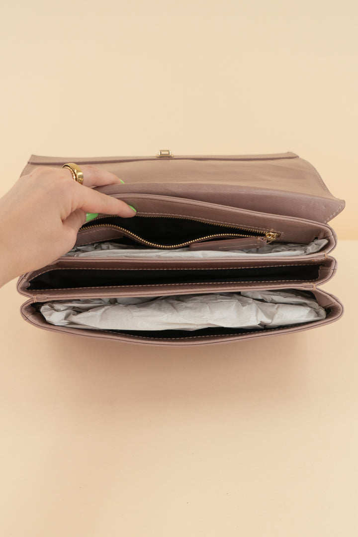bruno magli mauve leather chain shoulder bag (retail $325)