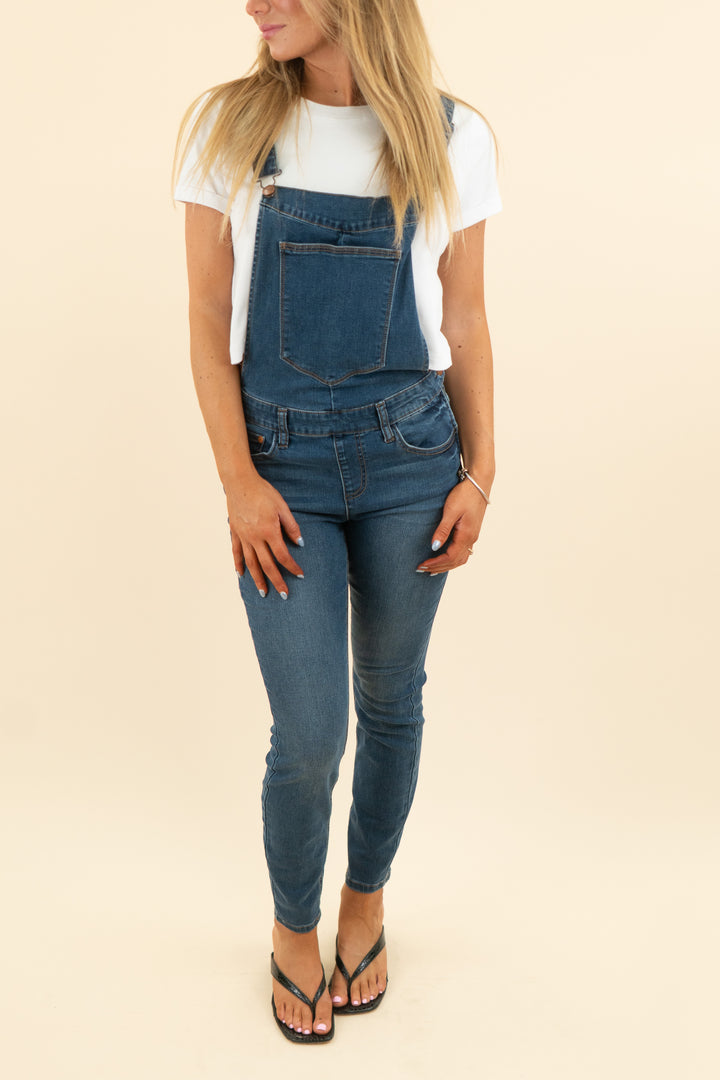 AUCTION wrangler dark wash skinny denim overalls (27)
