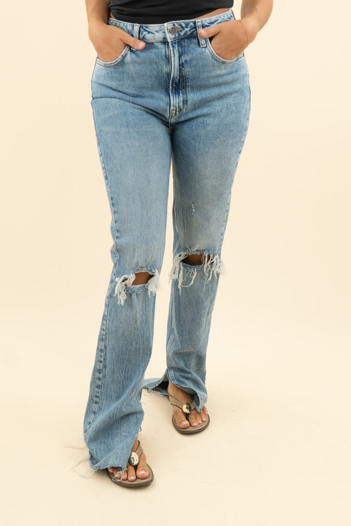 zara distressed split hem jeans  (6; retail $59.90)