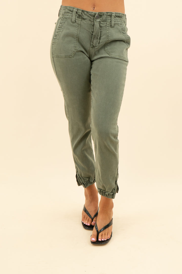 AUCTION paige green jogger jeans  (26)
