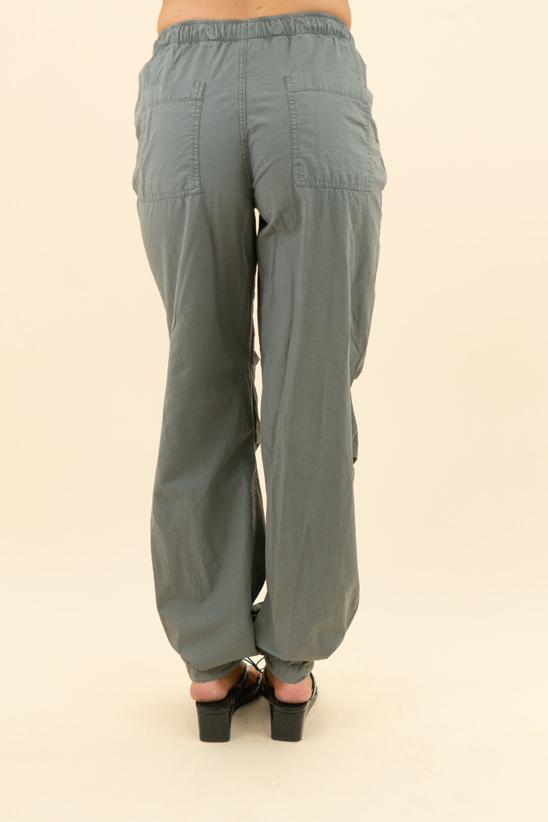 zara slate grey texture pants (0; retail $59.90)