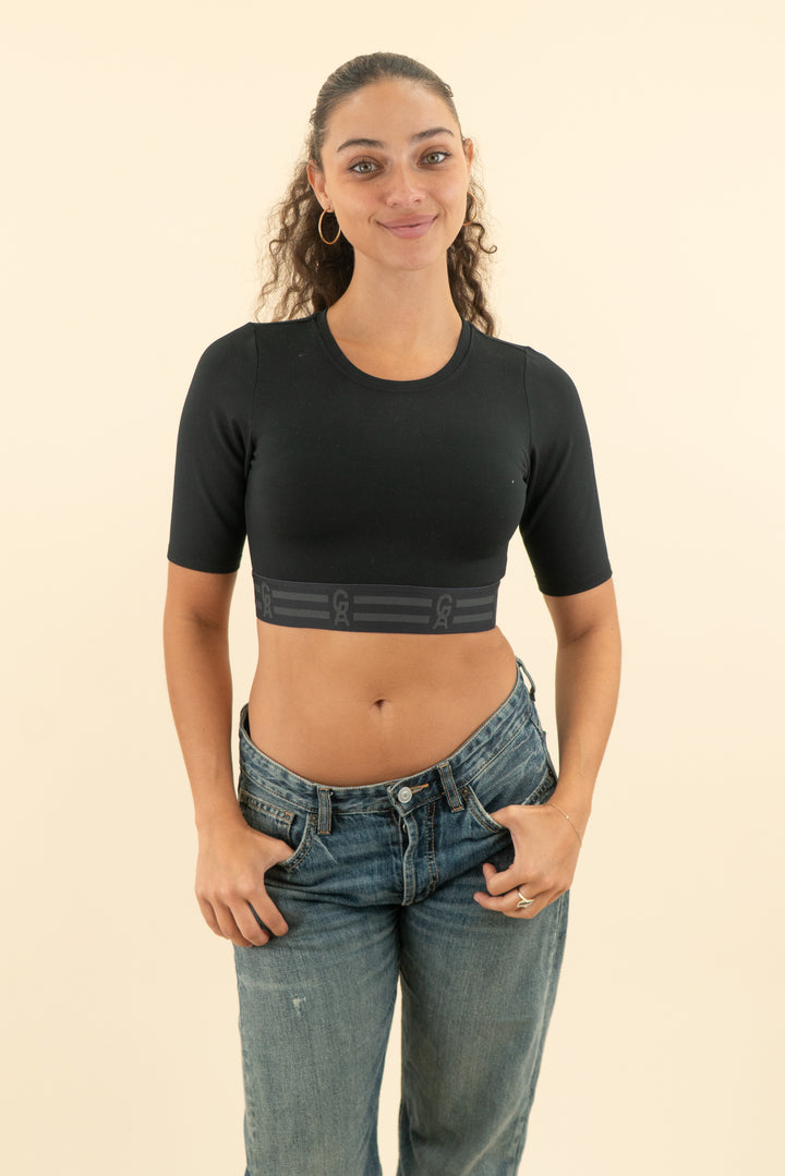 good american black athletic cropped tee (2; retail $68)