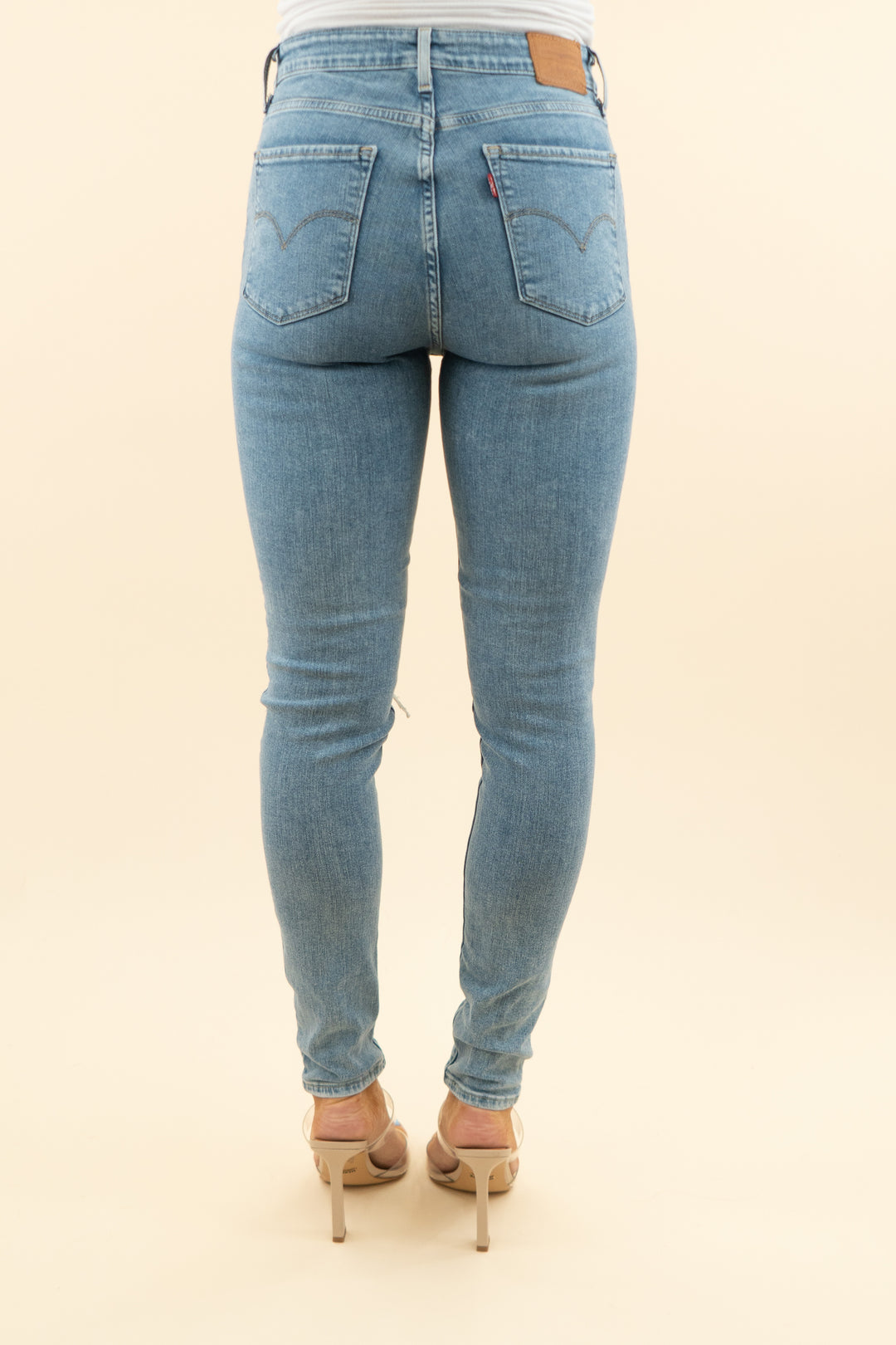 levi's premium light wash high rise skinny jeans (27)
