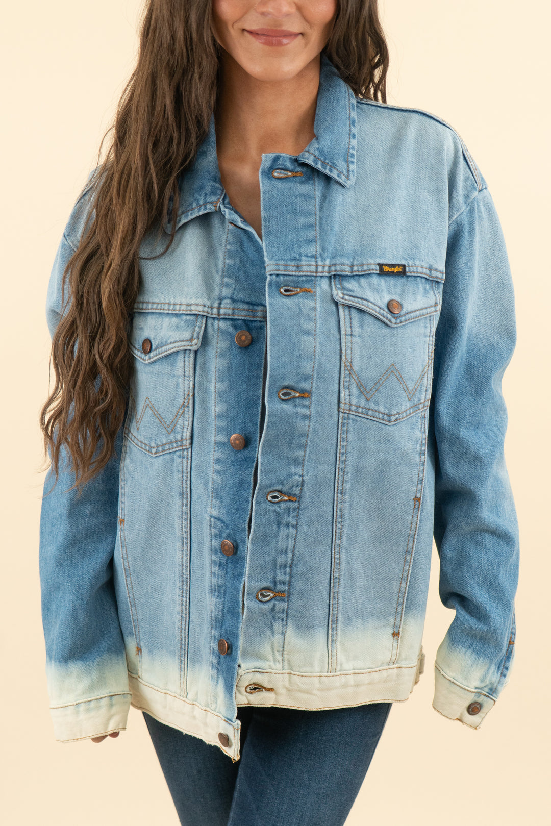 AUCTION wrangler light wash to white denim jacket (l)